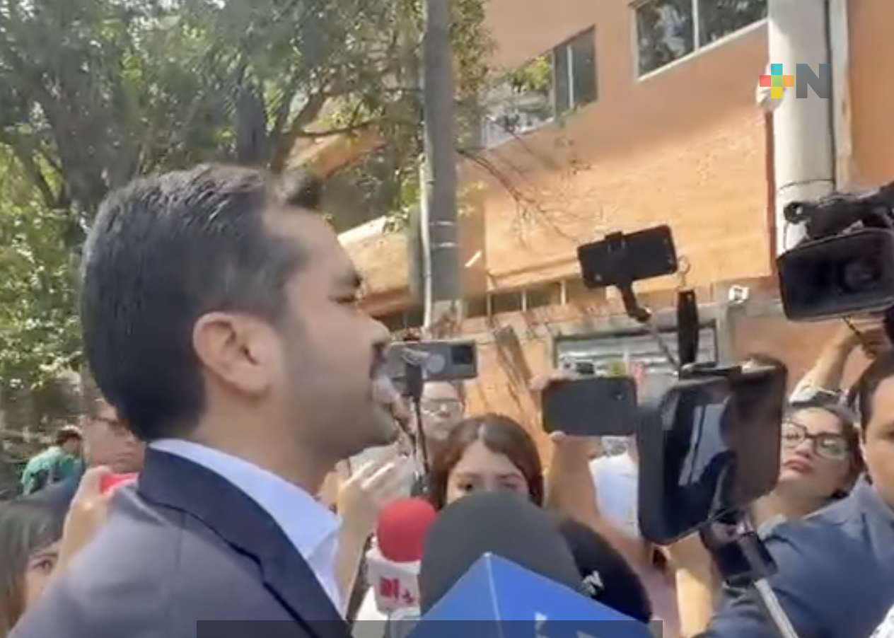 Si plagia su tesis, plagia todo en su vida, revira Máynez a Xóchitl Gálvez
